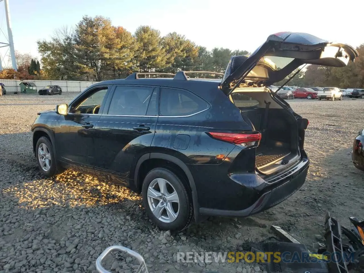 2 fotografías del automóvil dañado 5TDCZRBHXNS584342 TOYOTA HIGHLANDER 2022