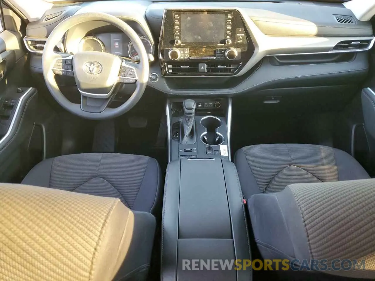 8 fotografías del automóvil dañado 5TDCZRBHXNS584342 TOYOTA HIGHLANDER 2022