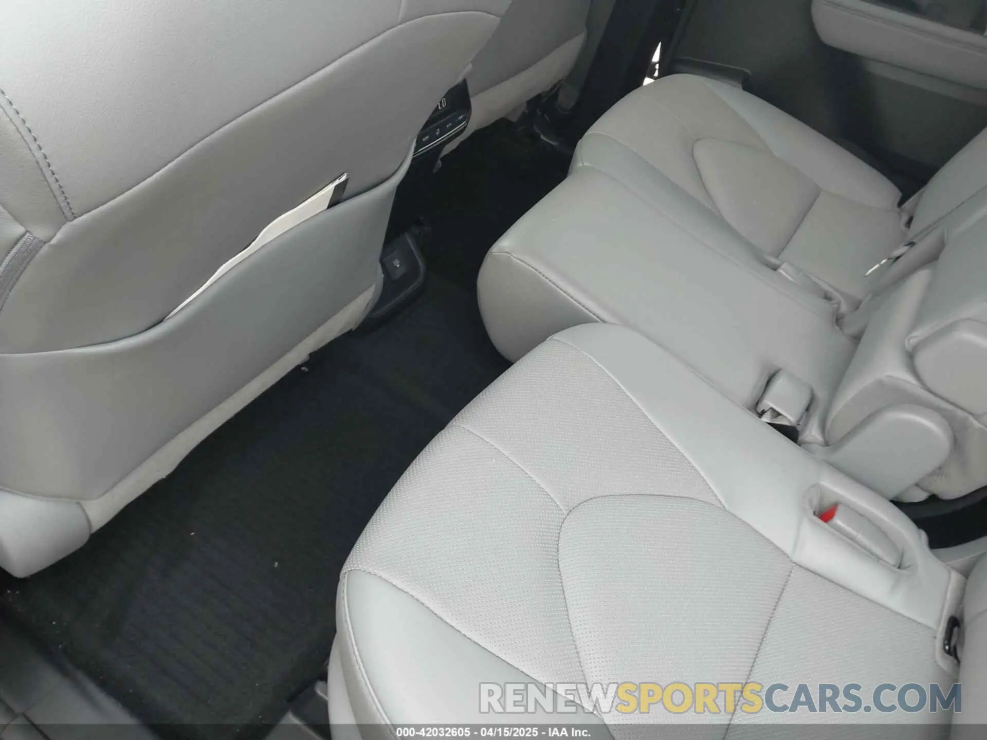 8 fotografías del automóvil dañado 5TDDZRBH0NS199666 TOYOTA HIGHLANDER 2022