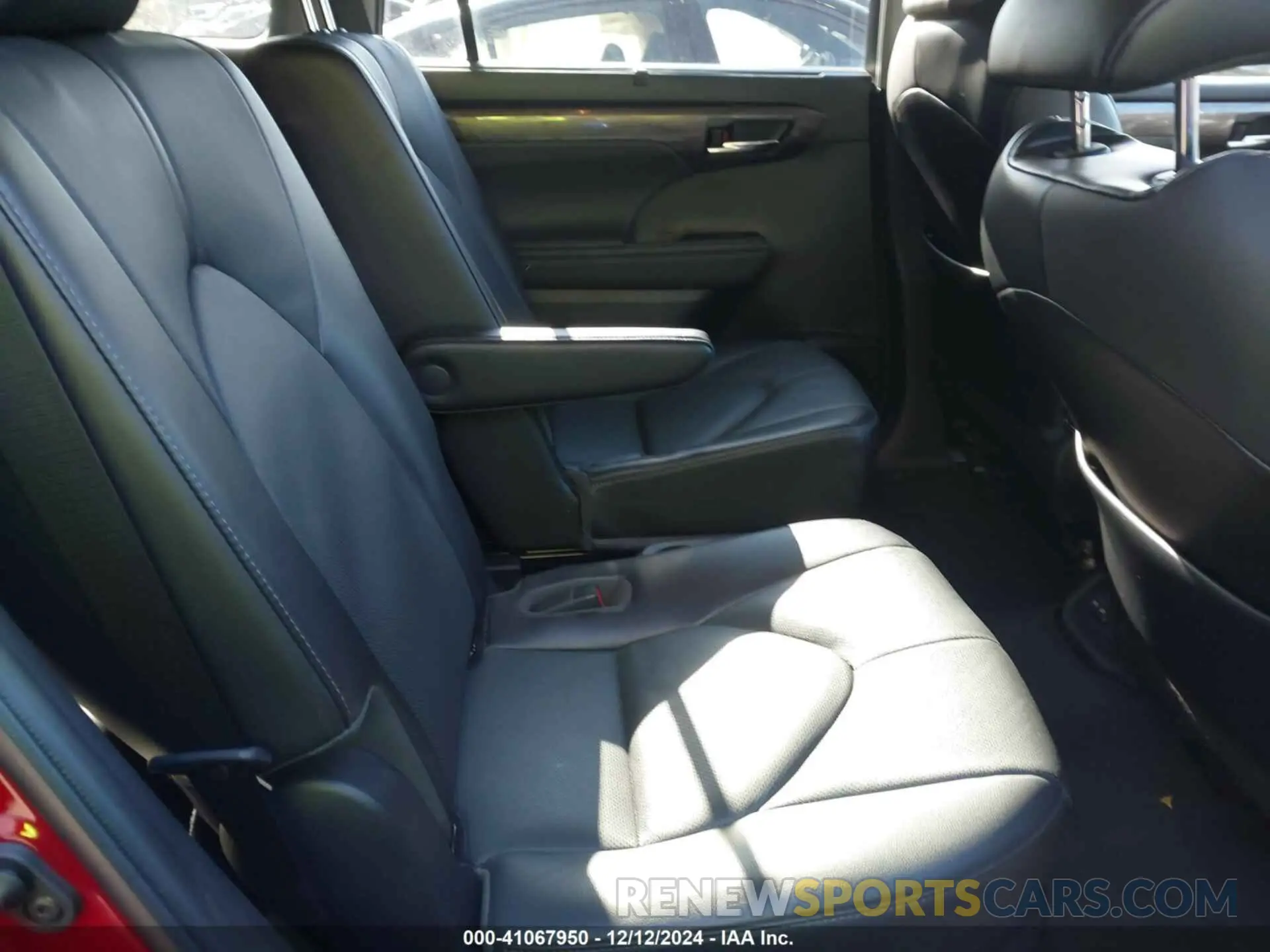 8 fotografías del automóvil dañado 5TDDZRBH2NS185168 TOYOTA HIGHLANDER 2022