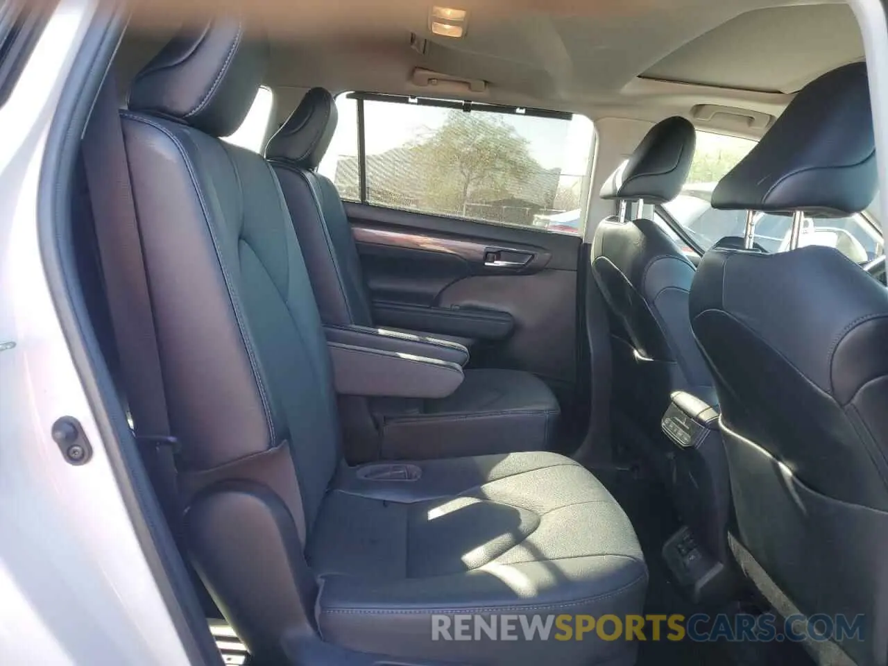 11 fotografías del automóvil dañado 5TDDZRBH8NS214821 TOYOTA HIGHLANDER 2022