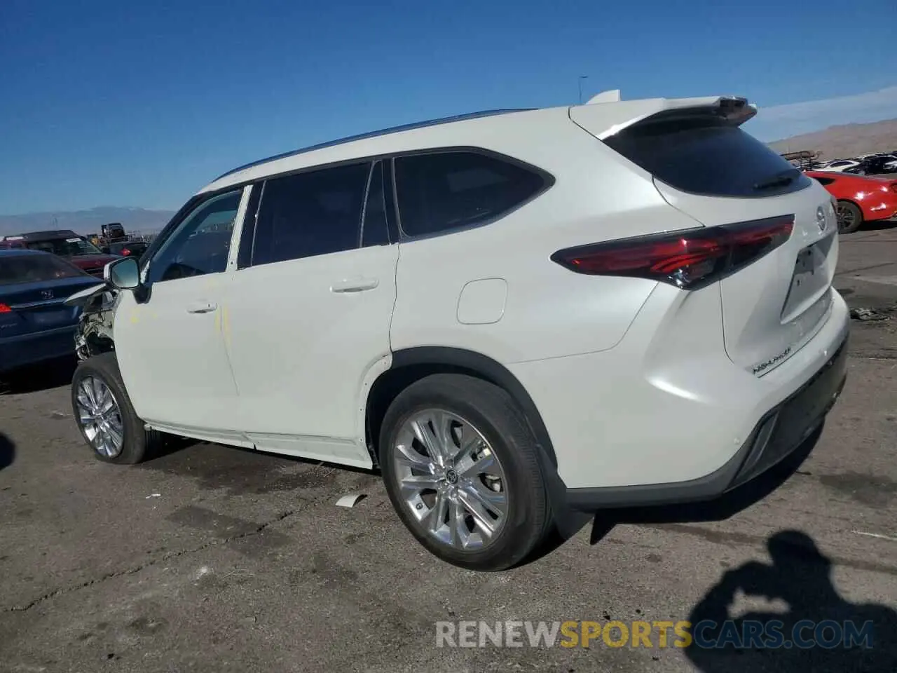2 fotografías del automóvil dañado 5TDDZRBH8NS214821 TOYOTA HIGHLANDER 2022