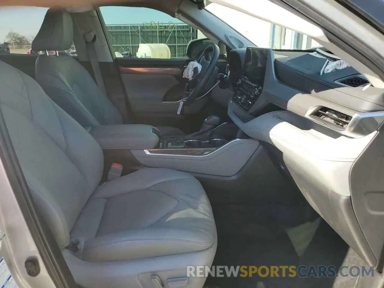 5 fotografías del automóvil dañado 5TDEBRCH2NS097163 TOYOTA HIGHLANDER 2022