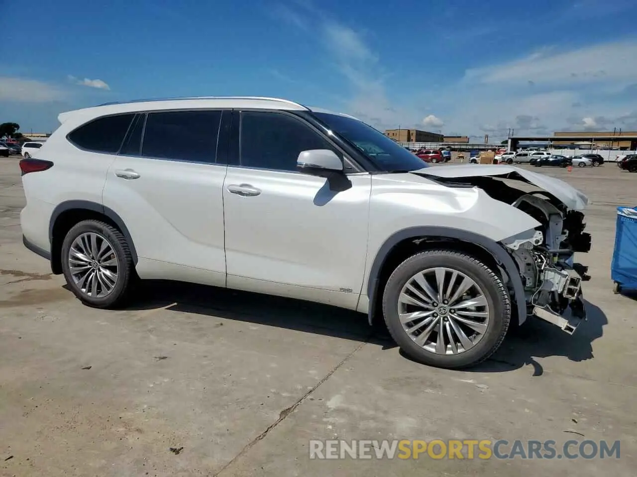 4 fotografías del automóvil dañado 5TDEBRCH3NS078329 TOYOTA HIGHLANDER 2022