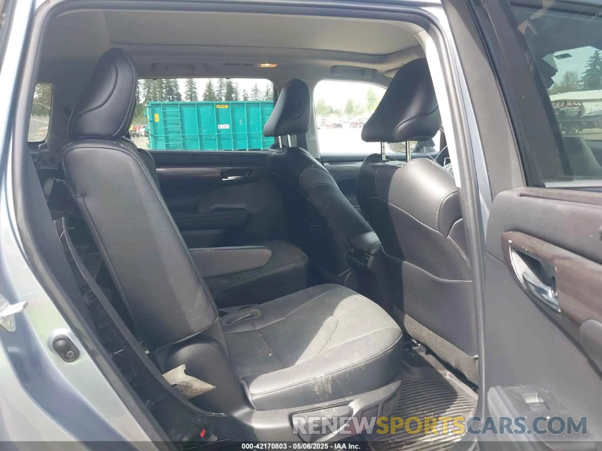 8 fotografías del automóvil dañado 5TDEBRCH7NS098017 TOYOTA HIGHLANDER 2022
