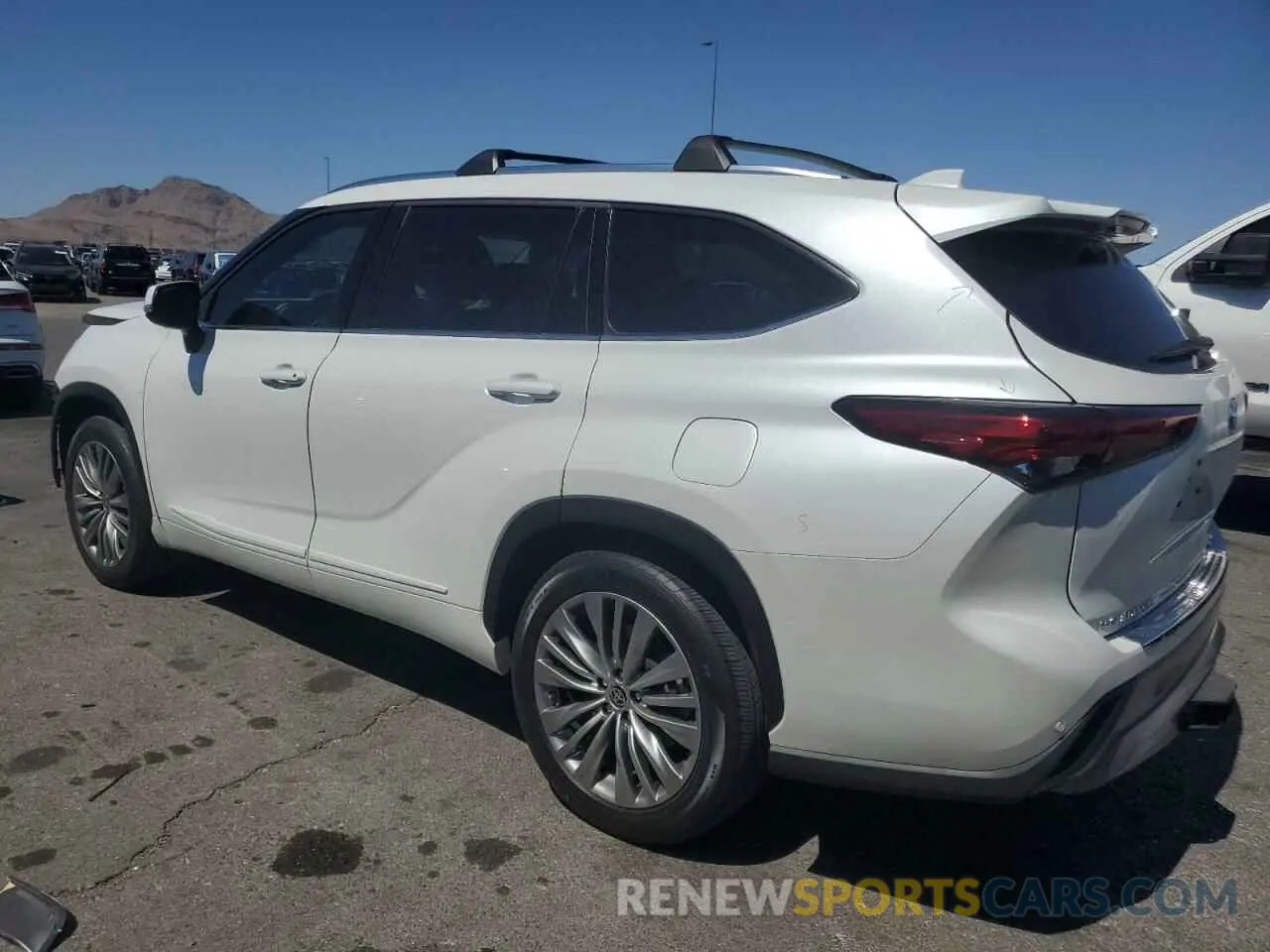 2 fotografías del automóvil dañado 5TDFARAH5NS012746 TOYOTA HIGHLANDER 2022