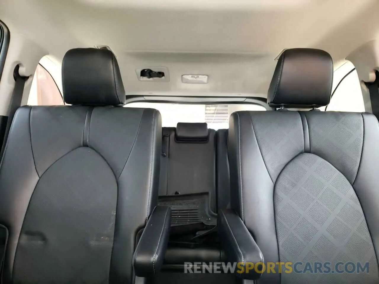 10 fotografías del automóvil dañado 5TDFZRAH0NS141020 TOYOTA HIGHLANDER 2022