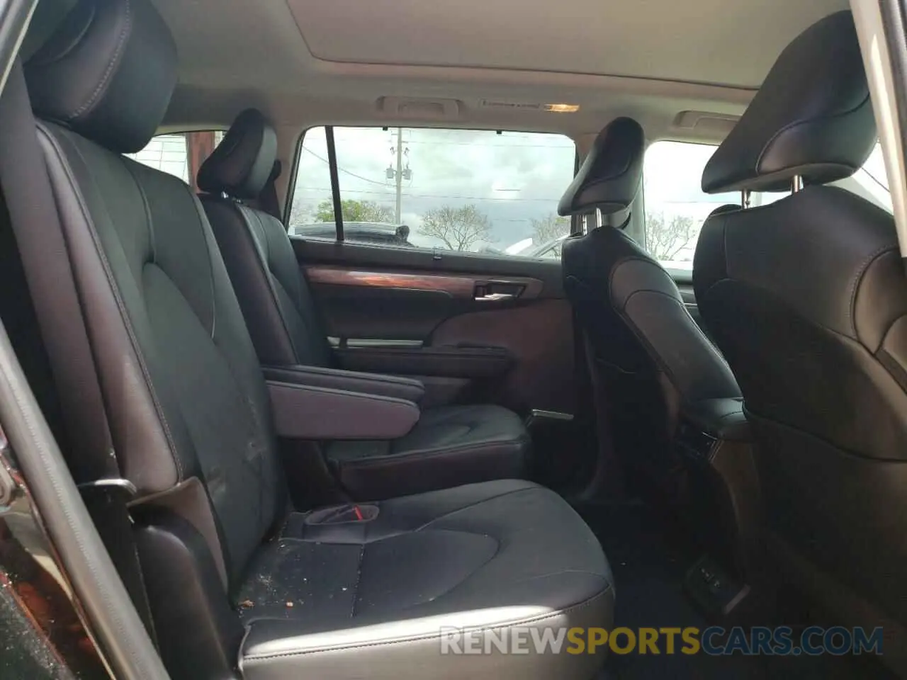 11 fotografías del automóvil dañado 5TDFZRAH0NS141020 TOYOTA HIGHLANDER 2022