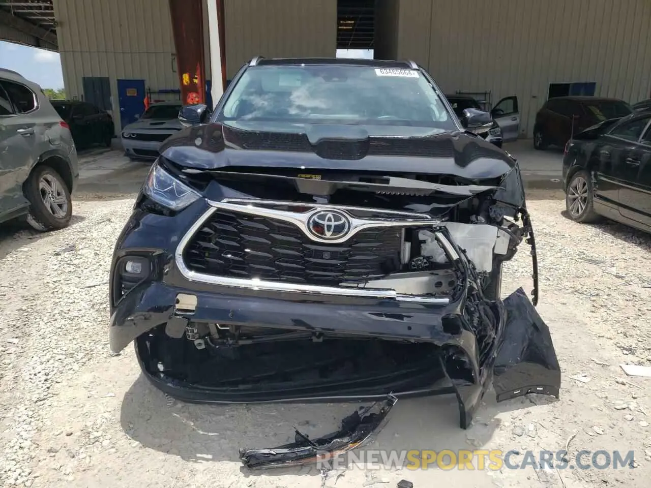 5 fotografías del automóvil dañado 5TDFZRAH0NS141020 TOYOTA HIGHLANDER 2022