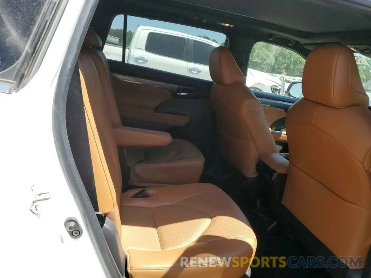 12 fotografías del automóvil dañado 5TDFZRAH2NS102168 TOYOTA HIGHLANDER 2022