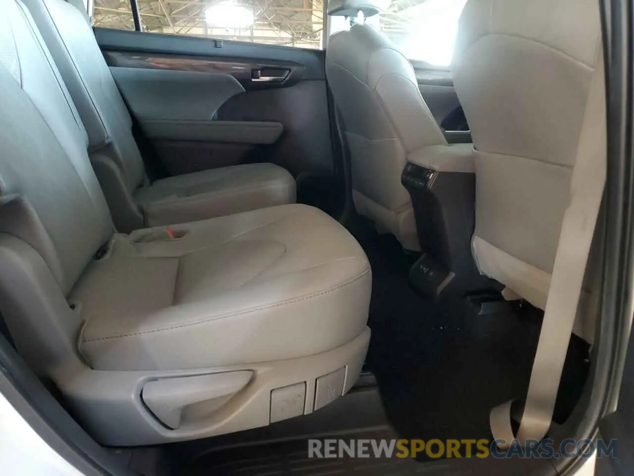 11 fotografías del automóvil dañado 5TDFZRAH2NS110657 TOYOTA HIGHLANDER 2022