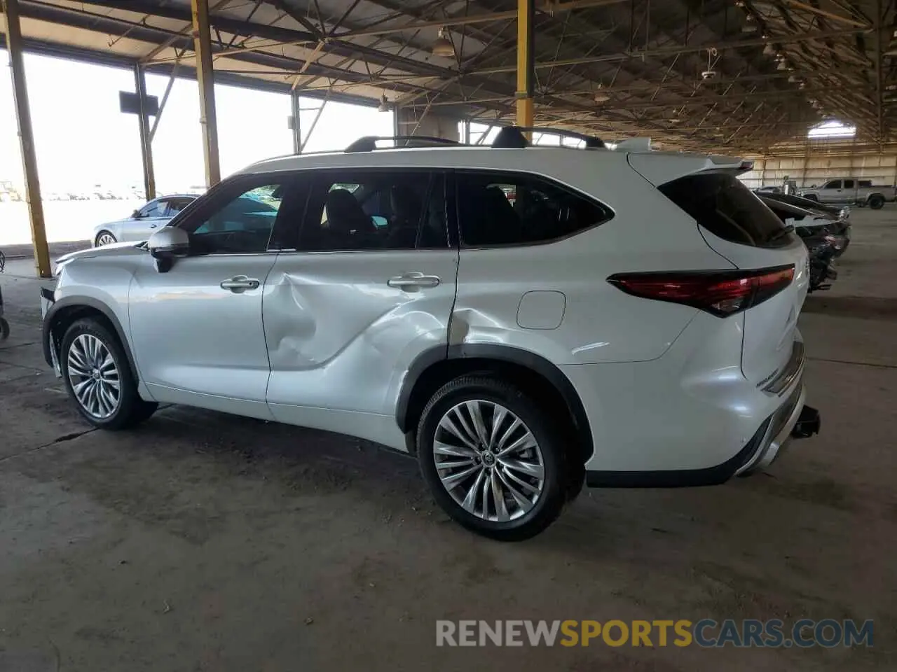 2 fotografías del automóvil dañado 5TDFZRAH2NS110657 TOYOTA HIGHLANDER 2022