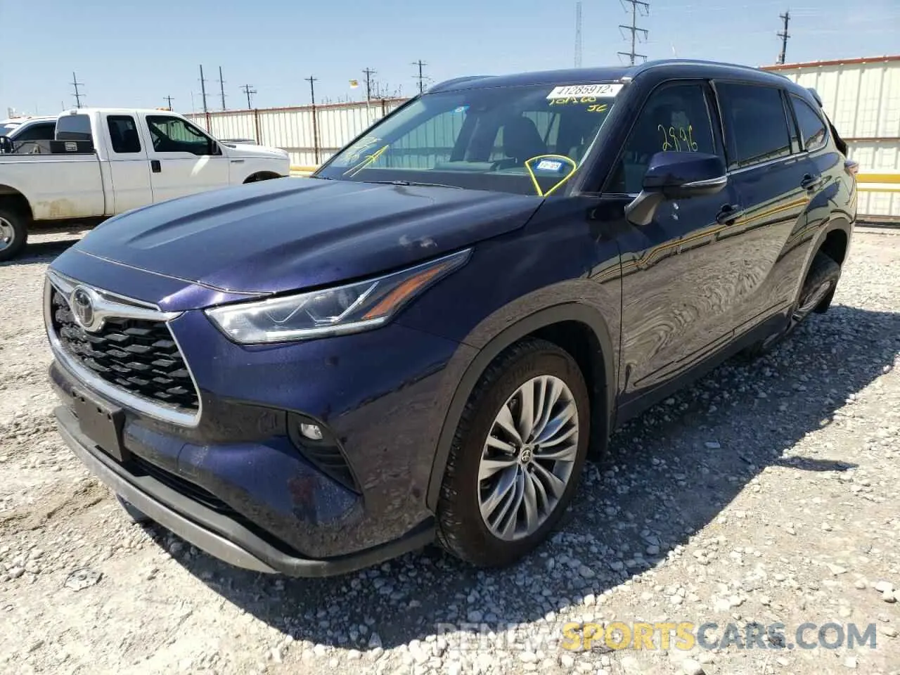 2 fotografías del automóvil dañado 5TDFZRAH7NS101260 TOYOTA HIGHLANDER 2022