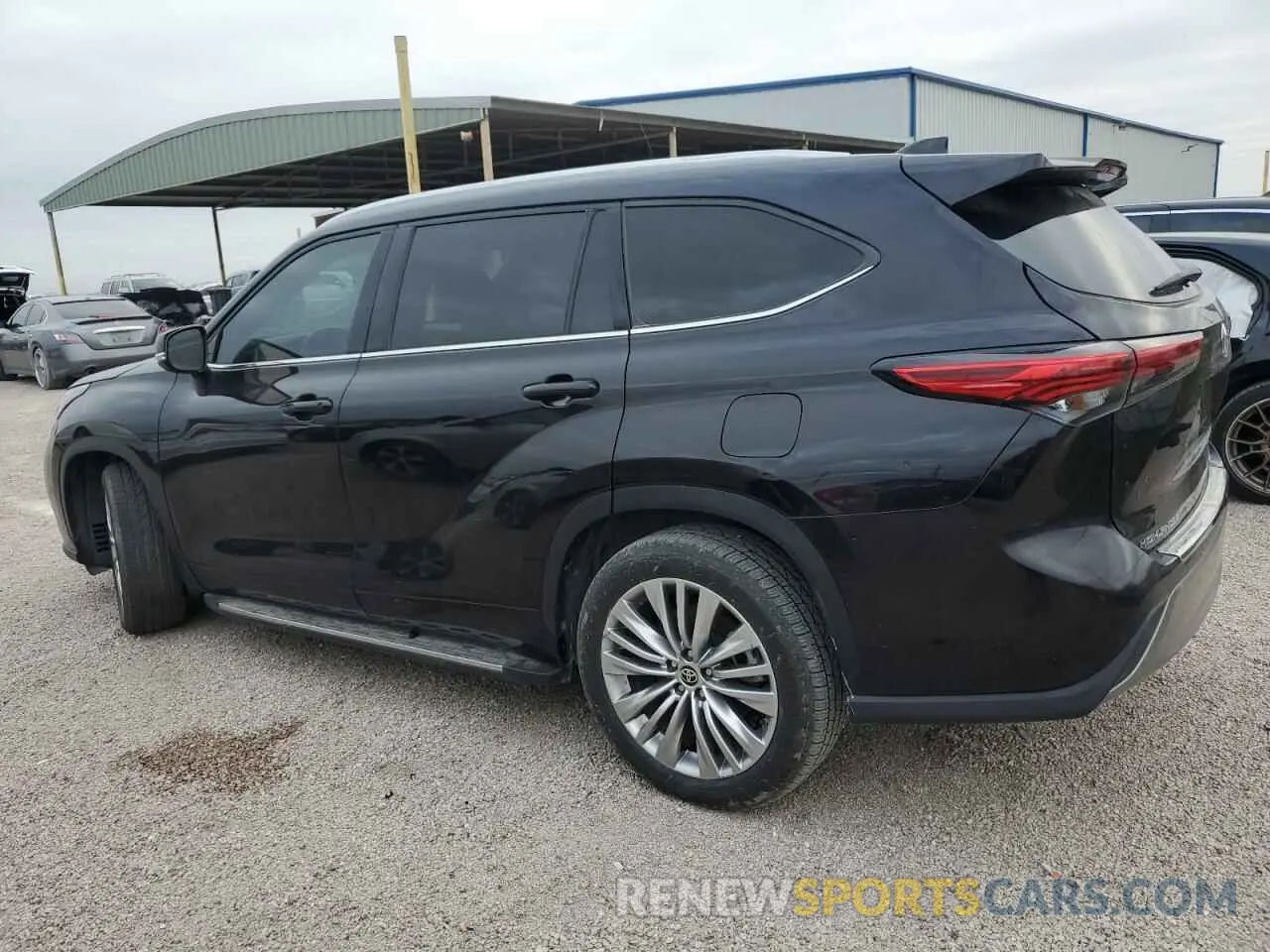 2 fotografías del automóvil dañado 5TDFZRAH7NS126837 TOYOTA HIGHLANDER 2022