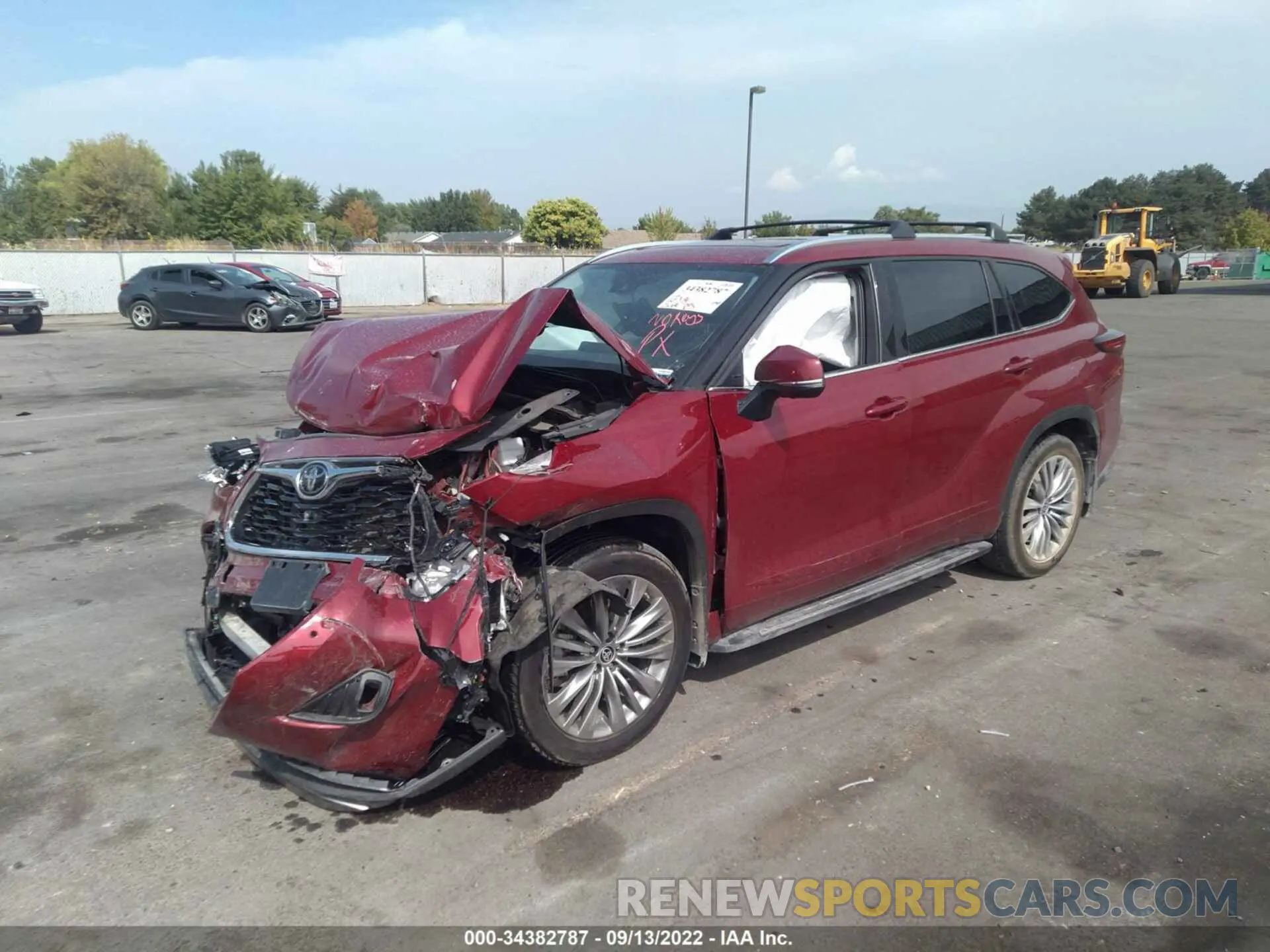 2 fotografías del automóvil dañado 5TDFZRBH1NS182657 TOYOTA HIGHLANDER 2022