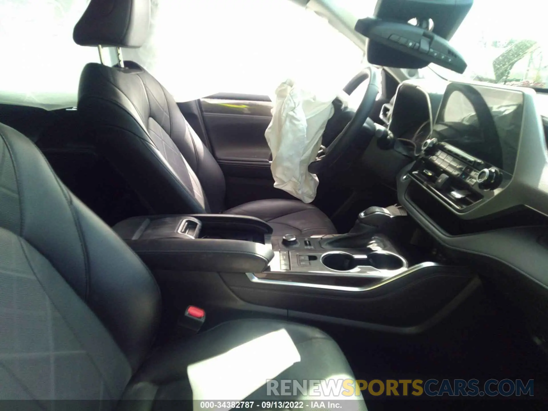 5 fotografías del automóvil dañado 5TDFZRBH1NS182657 TOYOTA HIGHLANDER 2022