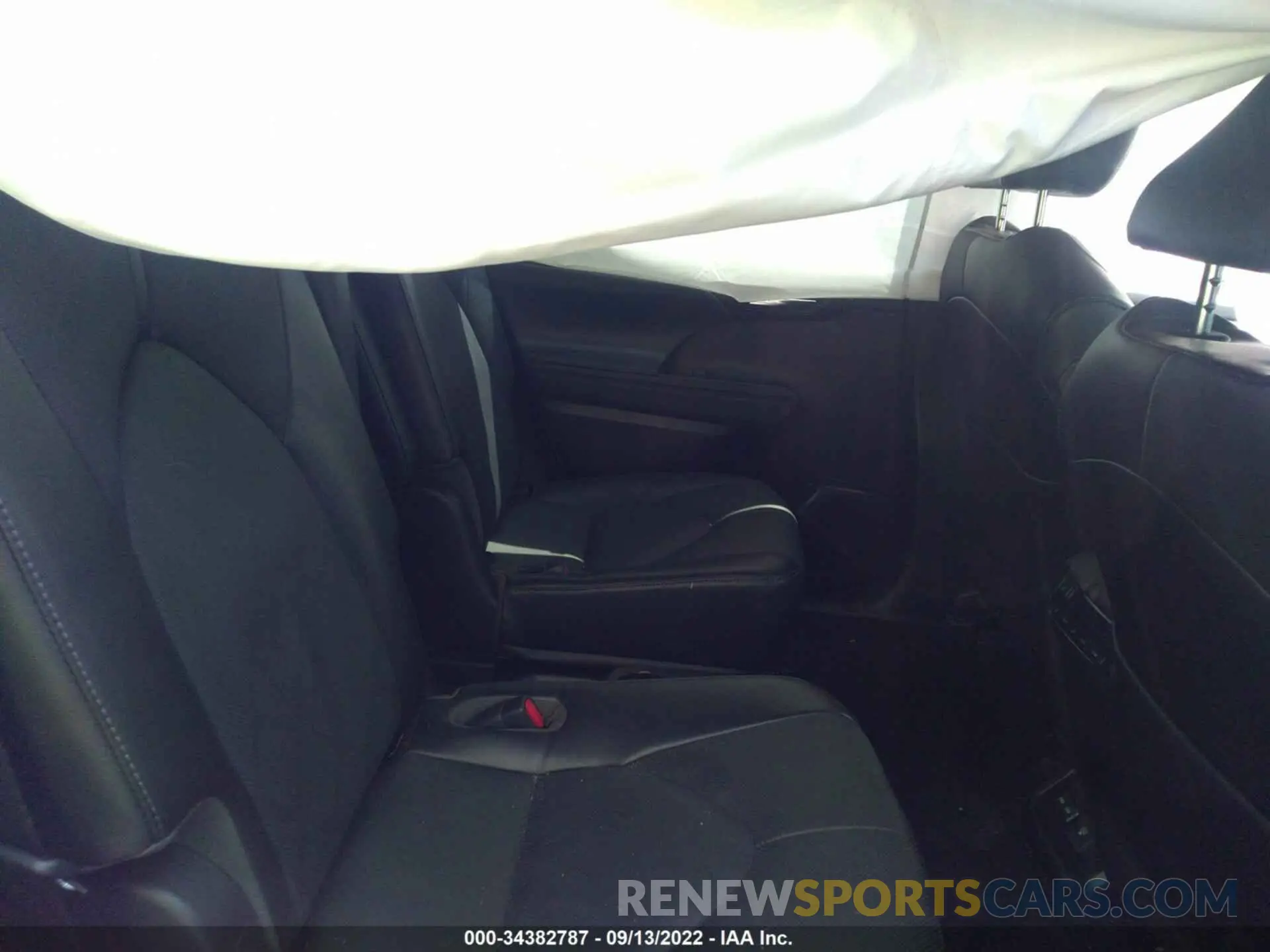 8 fotografías del automóvil dañado 5TDFZRBH1NS182657 TOYOTA HIGHLANDER 2022