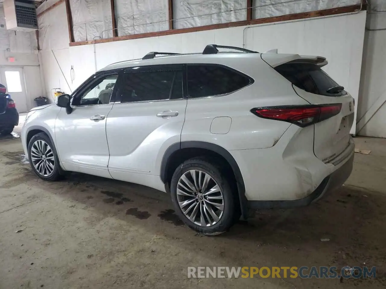 2 fotografías del automóvil dañado 5TDFZRBH5NS161441 TOYOTA HIGHLANDER 2022