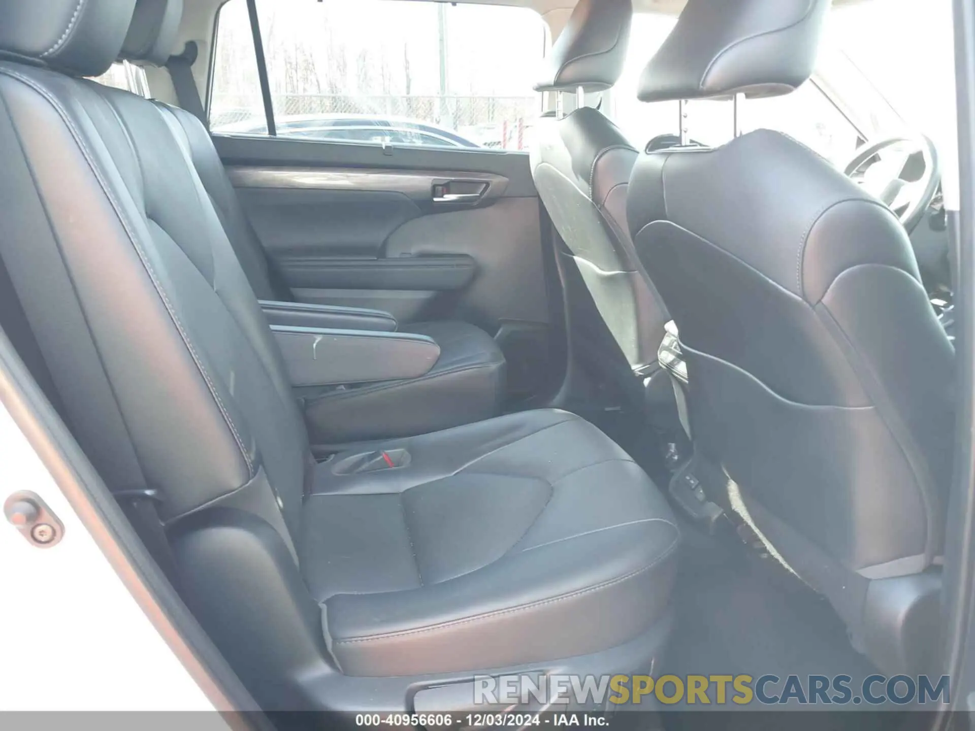 8 fotografías del automóvil dañado 5TDFZRBH9NS168036 TOYOTA HIGHLANDER 2022