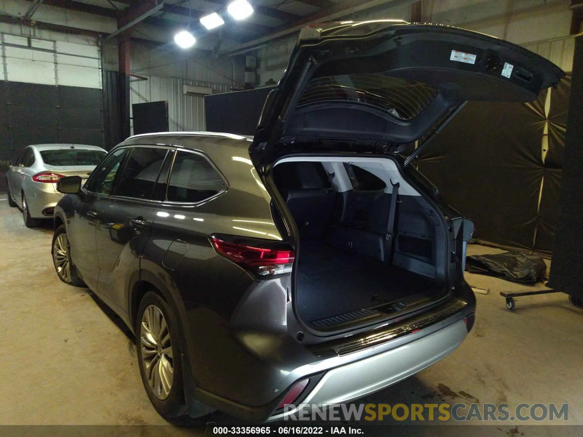 3 fotografías del automóvil dañado 5TDFZRBH9NS210852 TOYOTA HIGHLANDER 2022