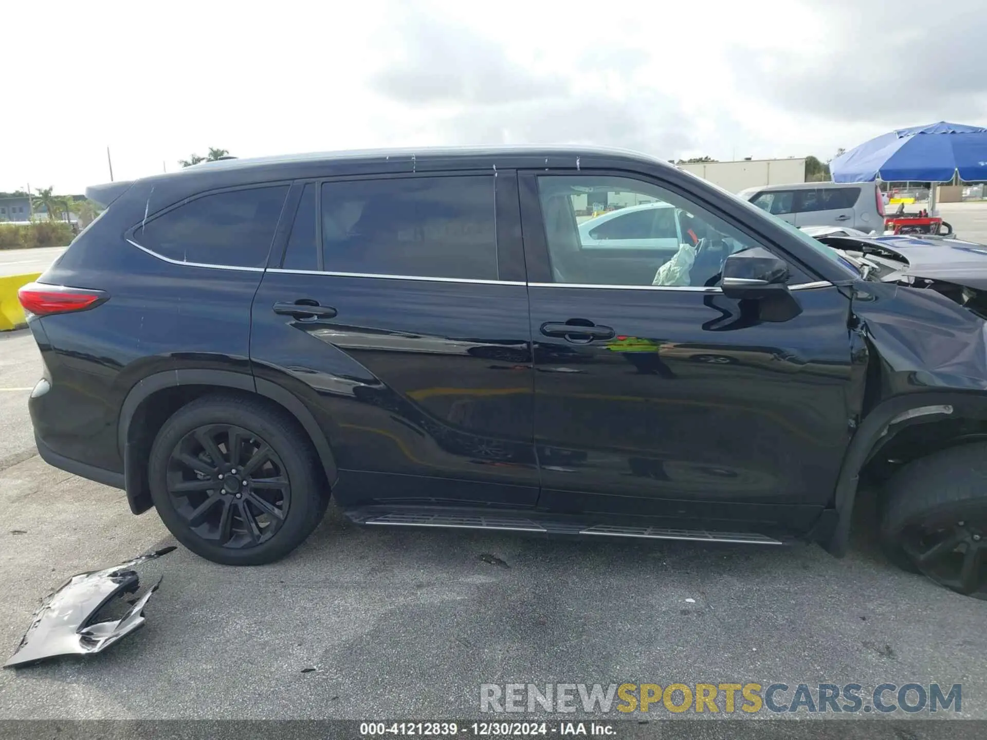 13 fotografías del automóvil dañado 5TDFZRBH9NS239025 TOYOTA HIGHLANDER 2022