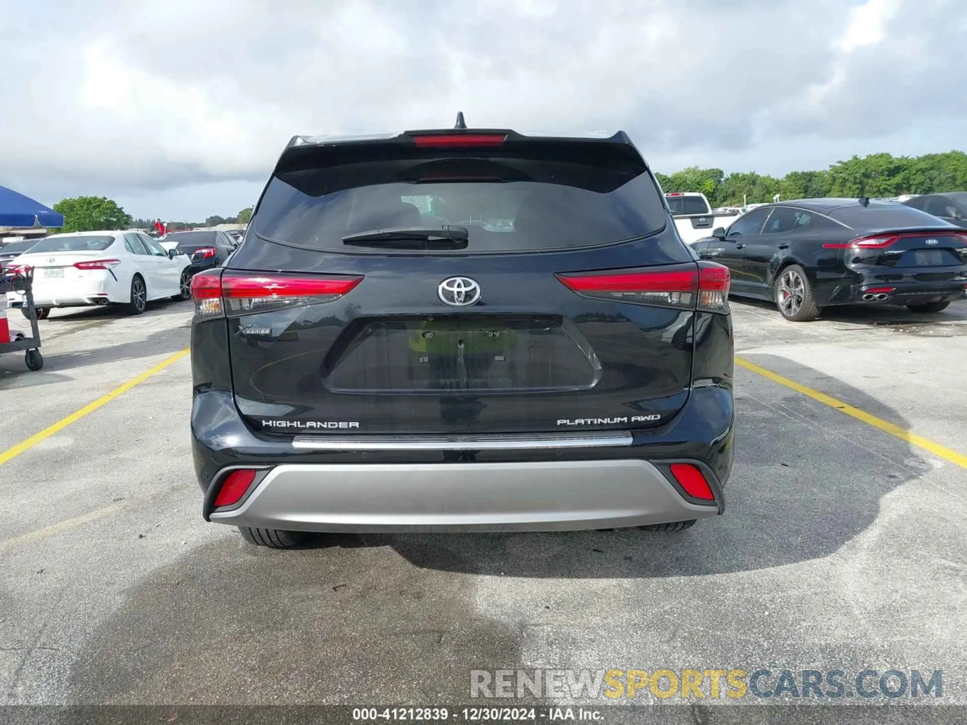 16 fotografías del automóvil dañado 5TDFZRBH9NS239025 TOYOTA HIGHLANDER 2022