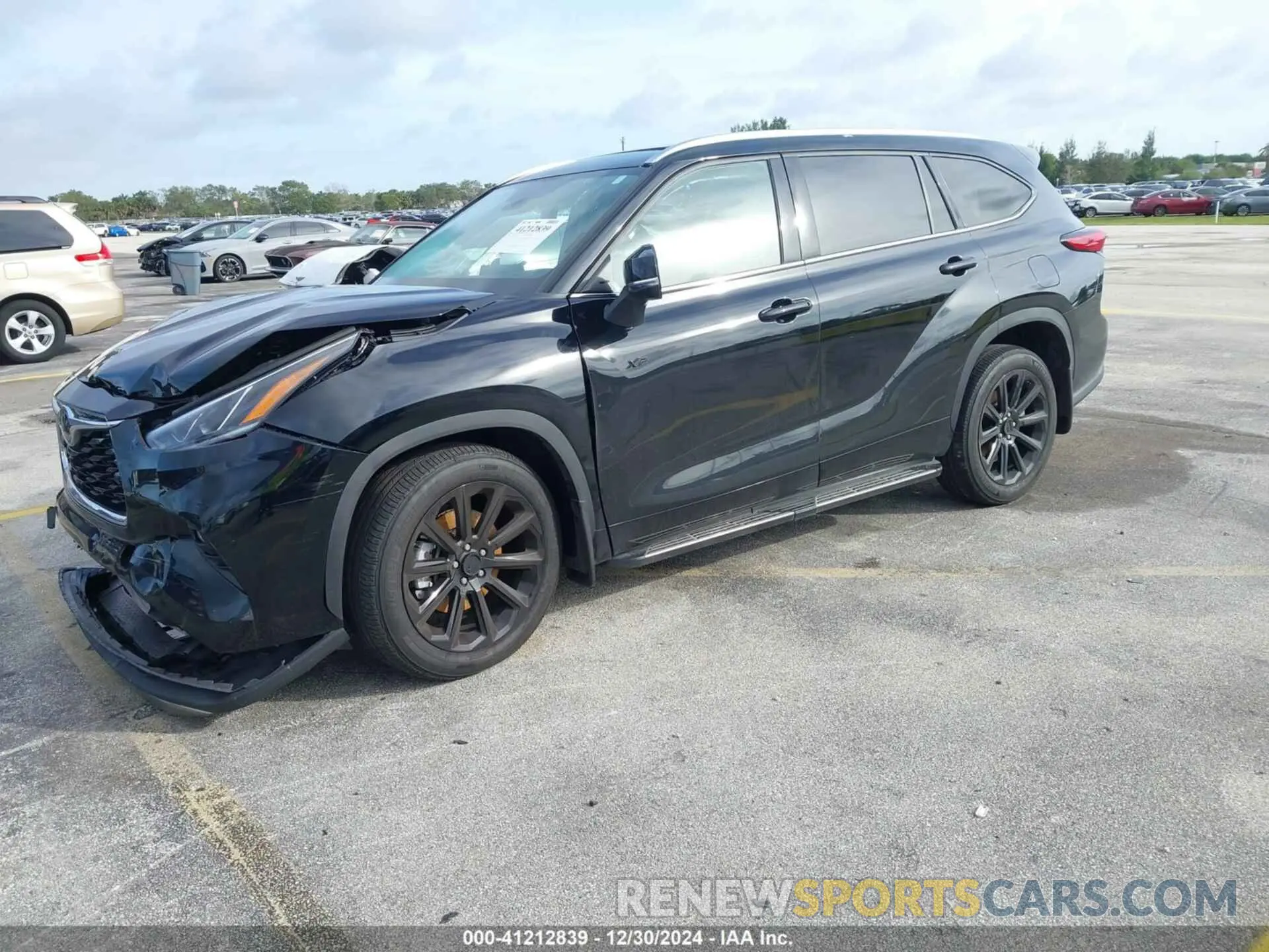 2 fotografías del automóvil dañado 5TDFZRBH9NS239025 TOYOTA HIGHLANDER 2022