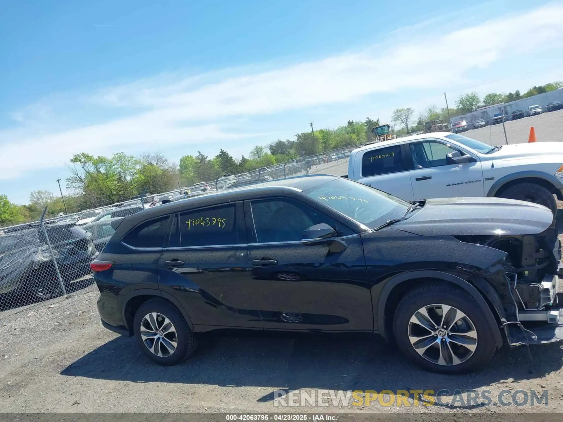 13 fotografías del automóvil dañado 5TDGARAH3NS510285 TOYOTA HIGHLANDER 2022