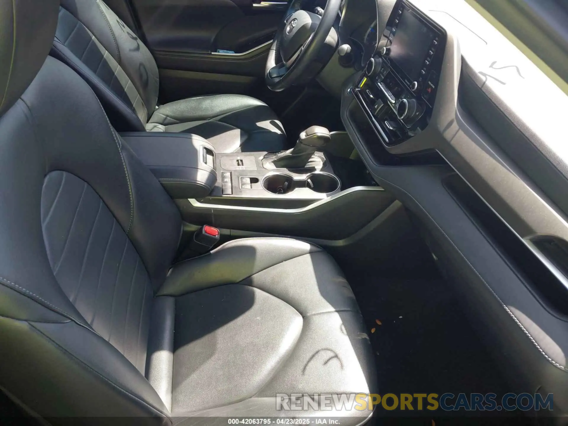5 fotografías del automóvil dañado 5TDGARAH3NS510285 TOYOTA HIGHLANDER 2022