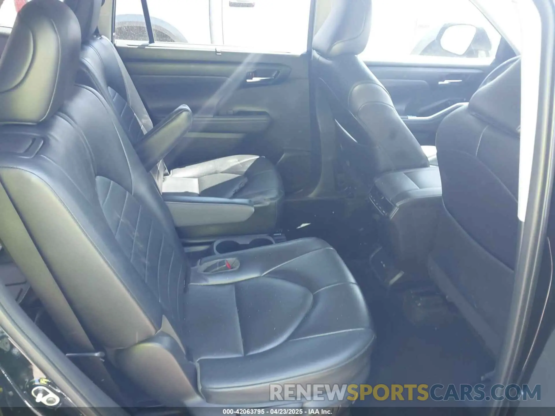 8 fotografías del automóvil dañado 5TDGARAH3NS510285 TOYOTA HIGHLANDER 2022