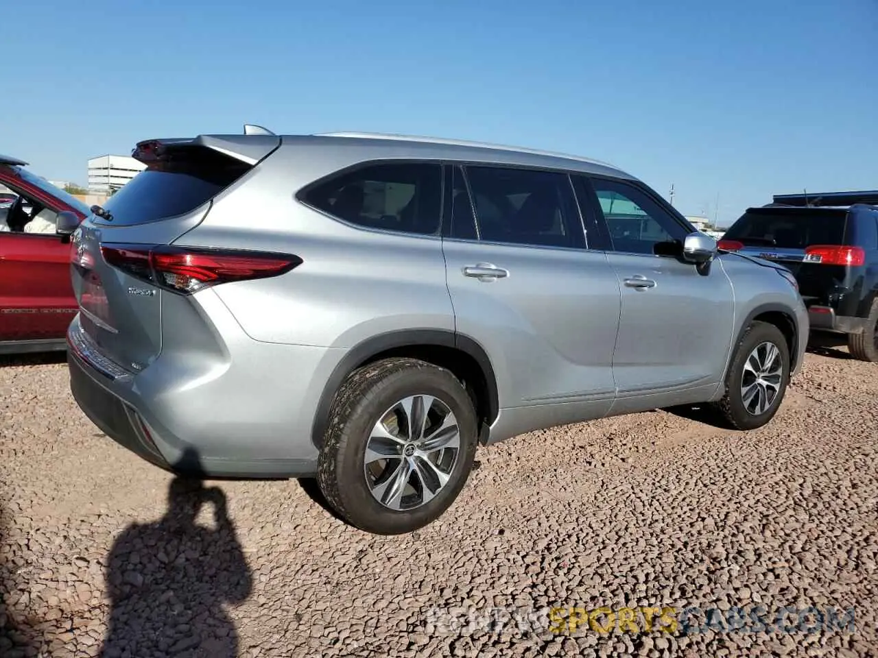 3 fotografías del automóvil dañado 5TDGARAH5NS516055 TOYOTA HIGHLANDER 2022