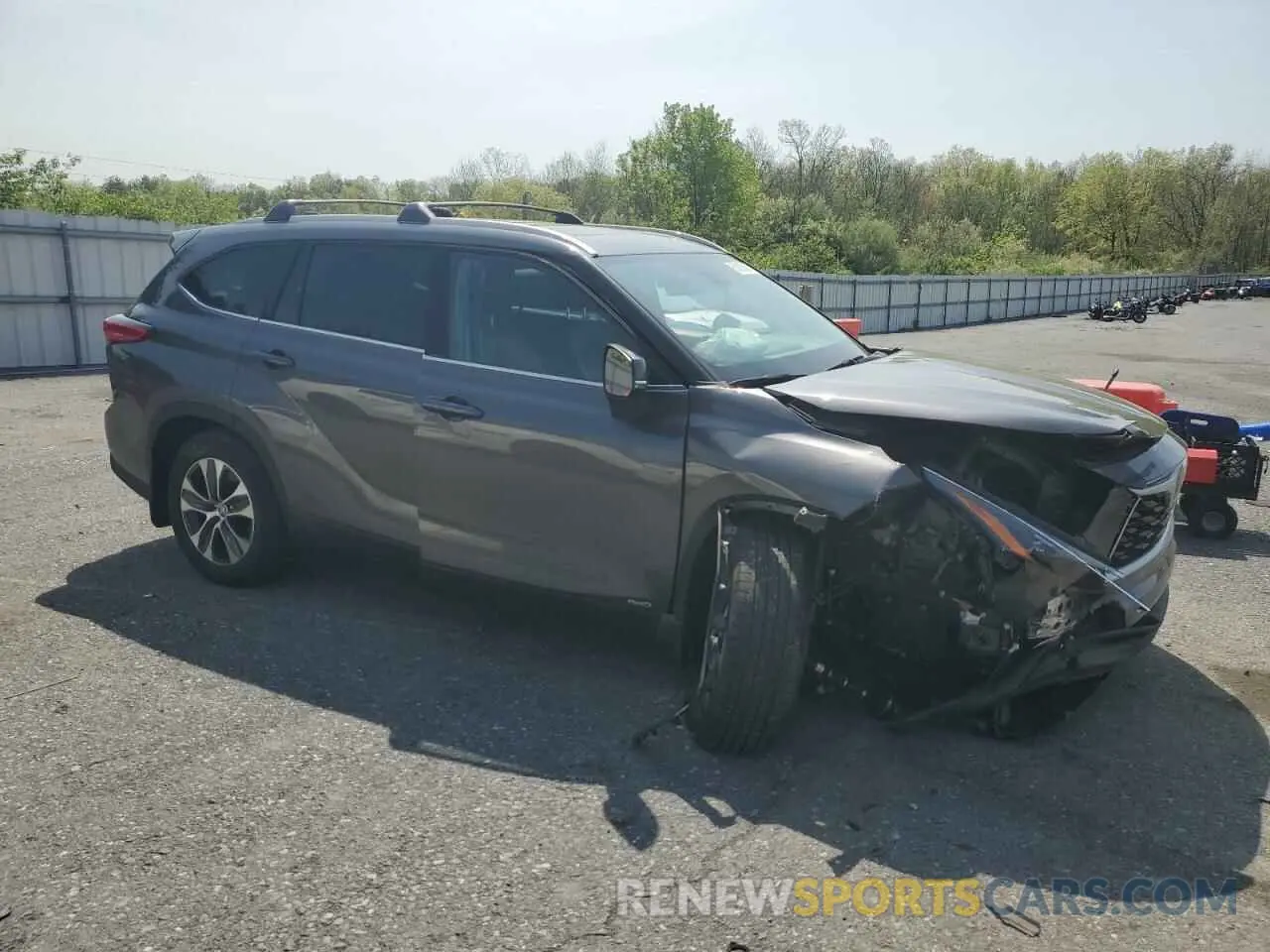 4 fotografías del automóvil dañado 5TDGBRCH0NS547806 TOYOTA HIGHLANDER 2022