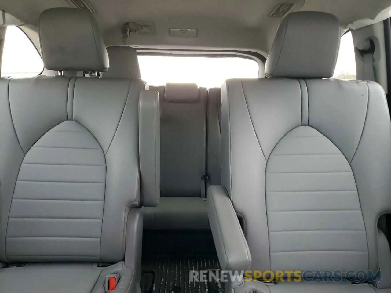 10 fotografías del automóvil dañado 5TDGBRCH3NS550392 TOYOTA HIGHLANDER 2022