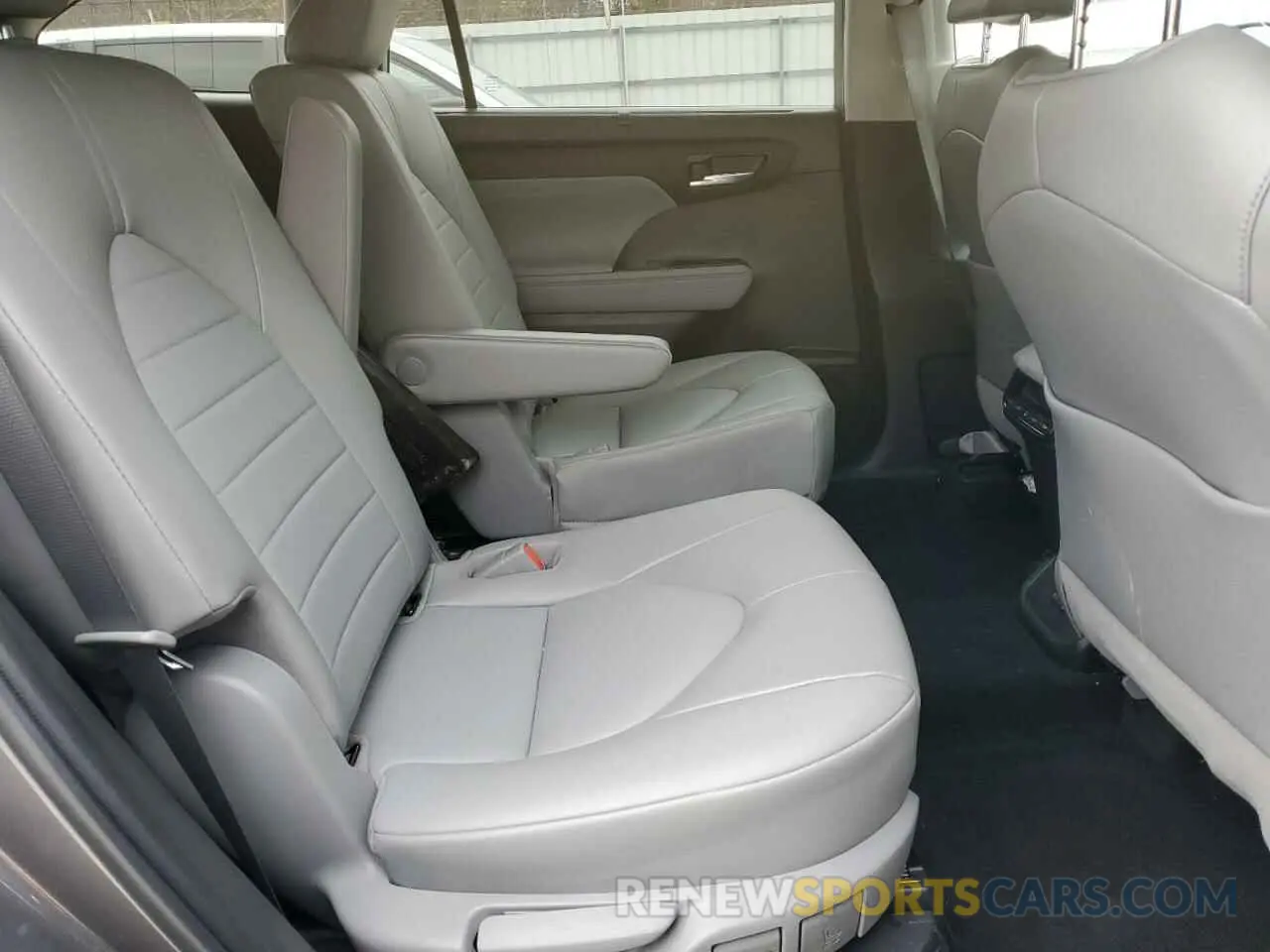 11 fotografías del automóvil dañado 5TDGBRCH3NS550392 TOYOTA HIGHLANDER 2022