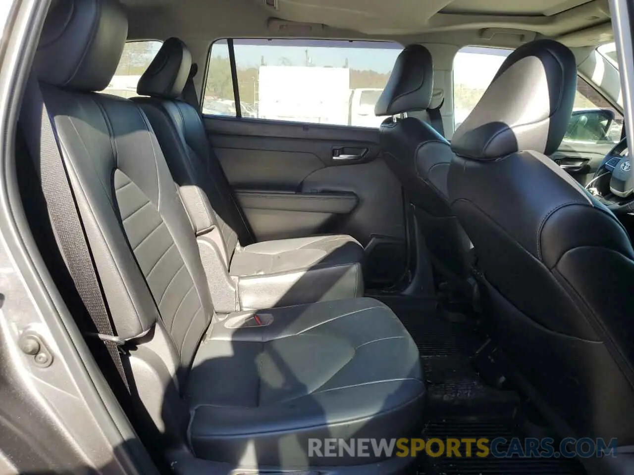 11 fotografías del automóvil dañado 5TDGBRCH5NS549213 TOYOTA HIGHLANDER 2022