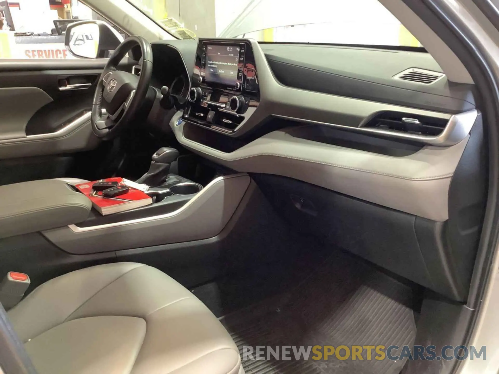 10 fotografías del automóvil dañado 5TDGBRCH6NS543727 TOYOTA HIGHLANDER 2022