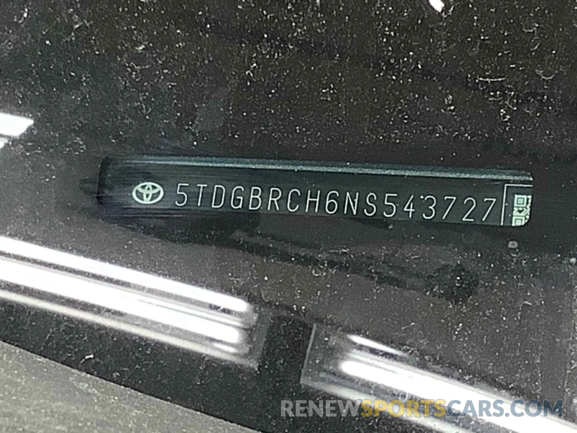 12 fotografías del automóvil dañado 5TDGBRCH6NS543727 TOYOTA HIGHLANDER 2022