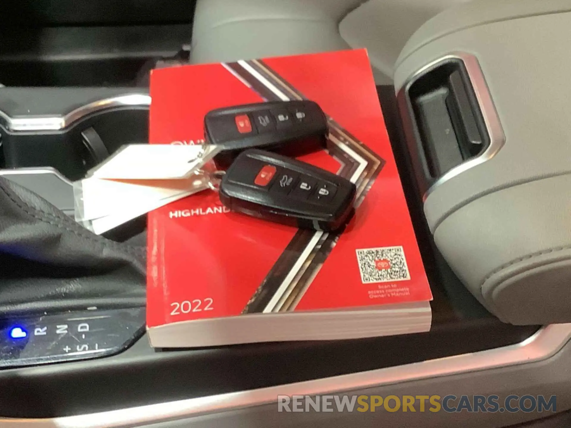 14 fotografías del automóvil dañado 5TDGBRCH6NS543727 TOYOTA HIGHLANDER 2022