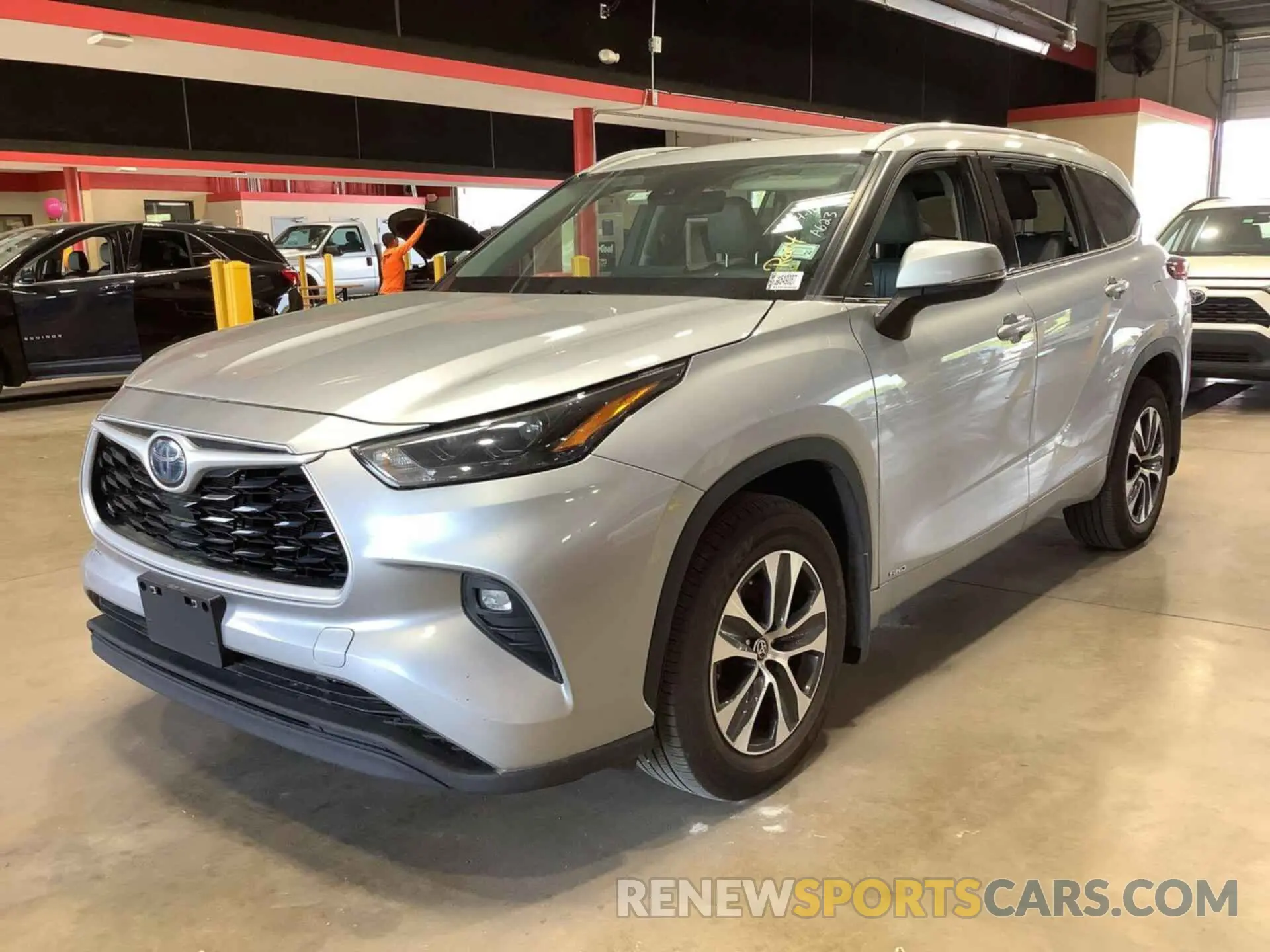 25 fotografías del automóvil dañado 5TDGBRCH6NS543727 TOYOTA HIGHLANDER 2022