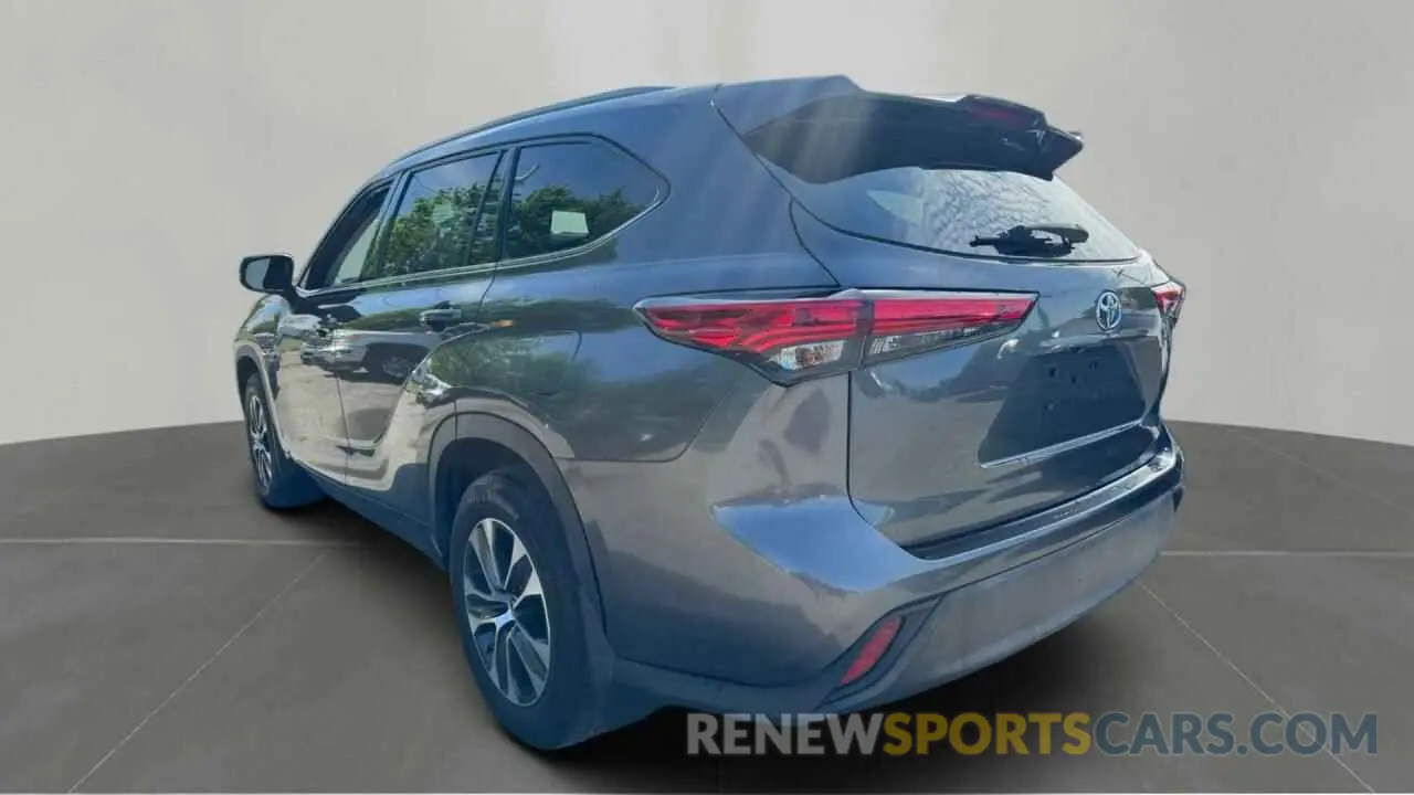 3 fotografías del automóvil dañado 5TDGBRCH6NS545588 TOYOTA HIGHLANDER 2022