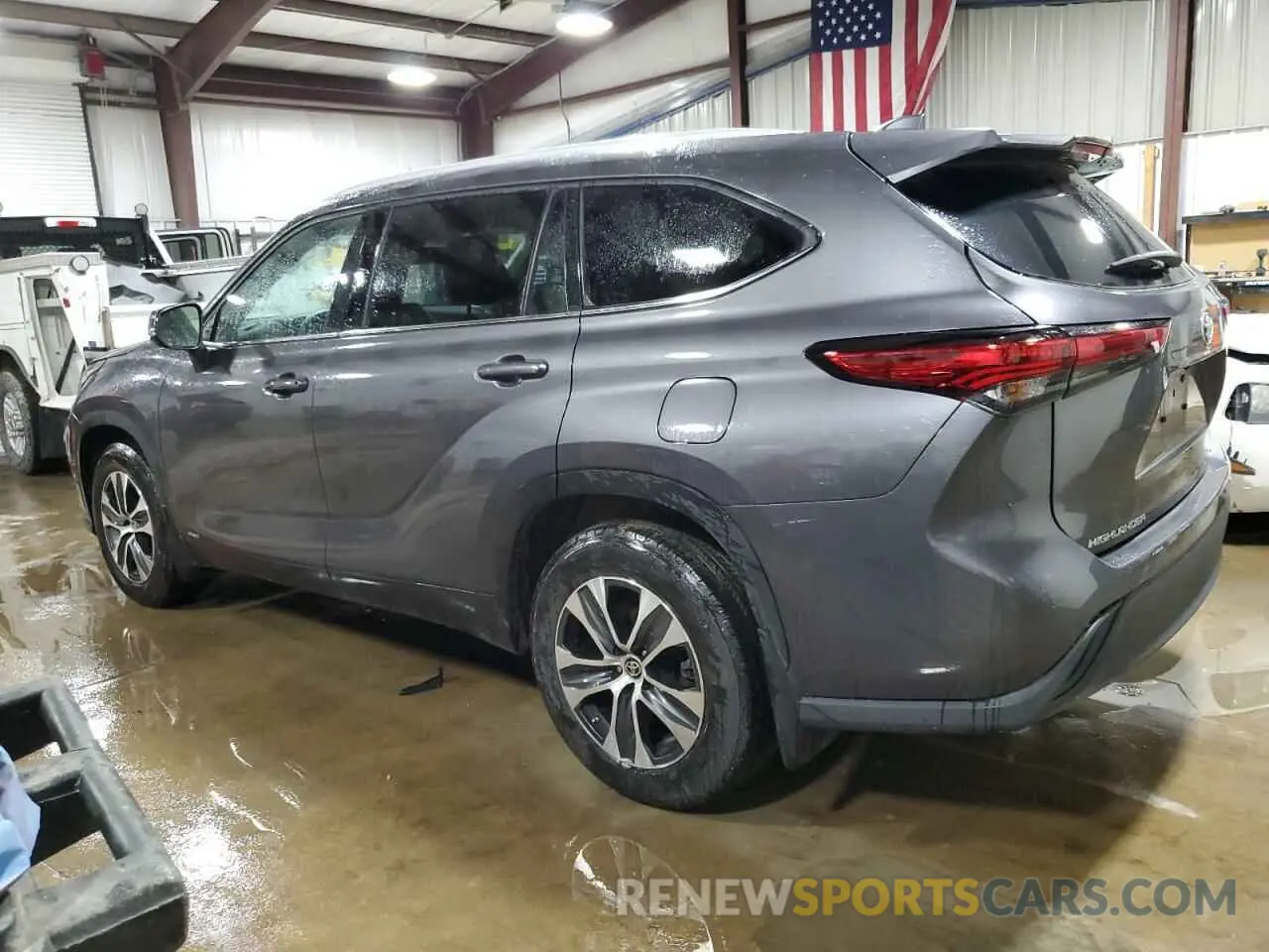 2 fotografías del automóvil dañado 5TDGBRCH7NS544207 TOYOTA HIGHLANDER 2022