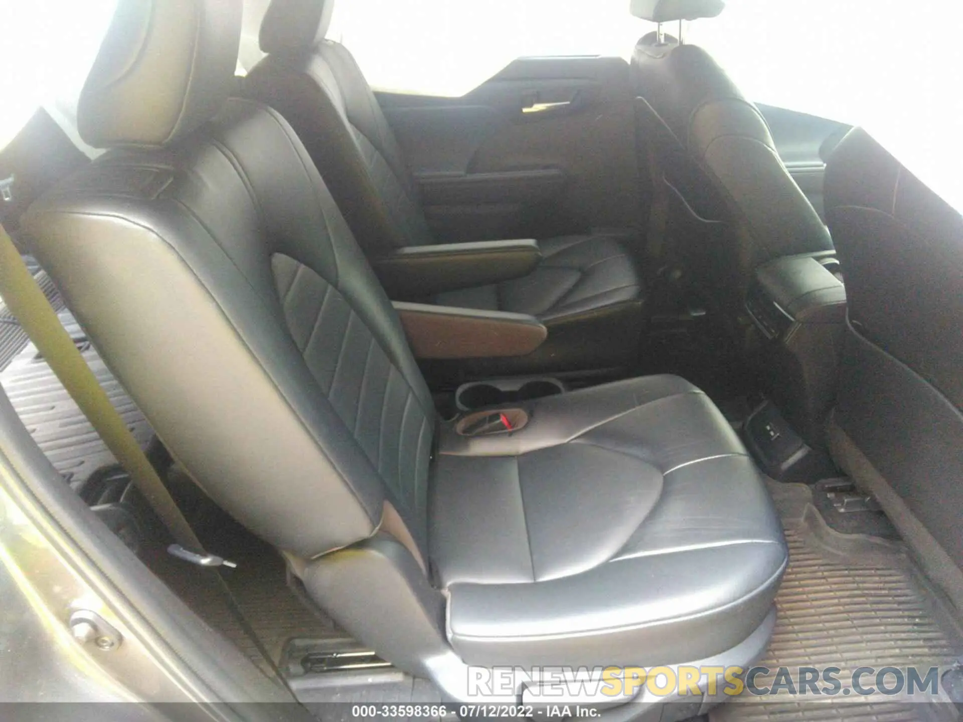 8 fotografías del automóvil dañado 5TDGBRCH7NS548323 TOYOTA HIGHLANDER 2022