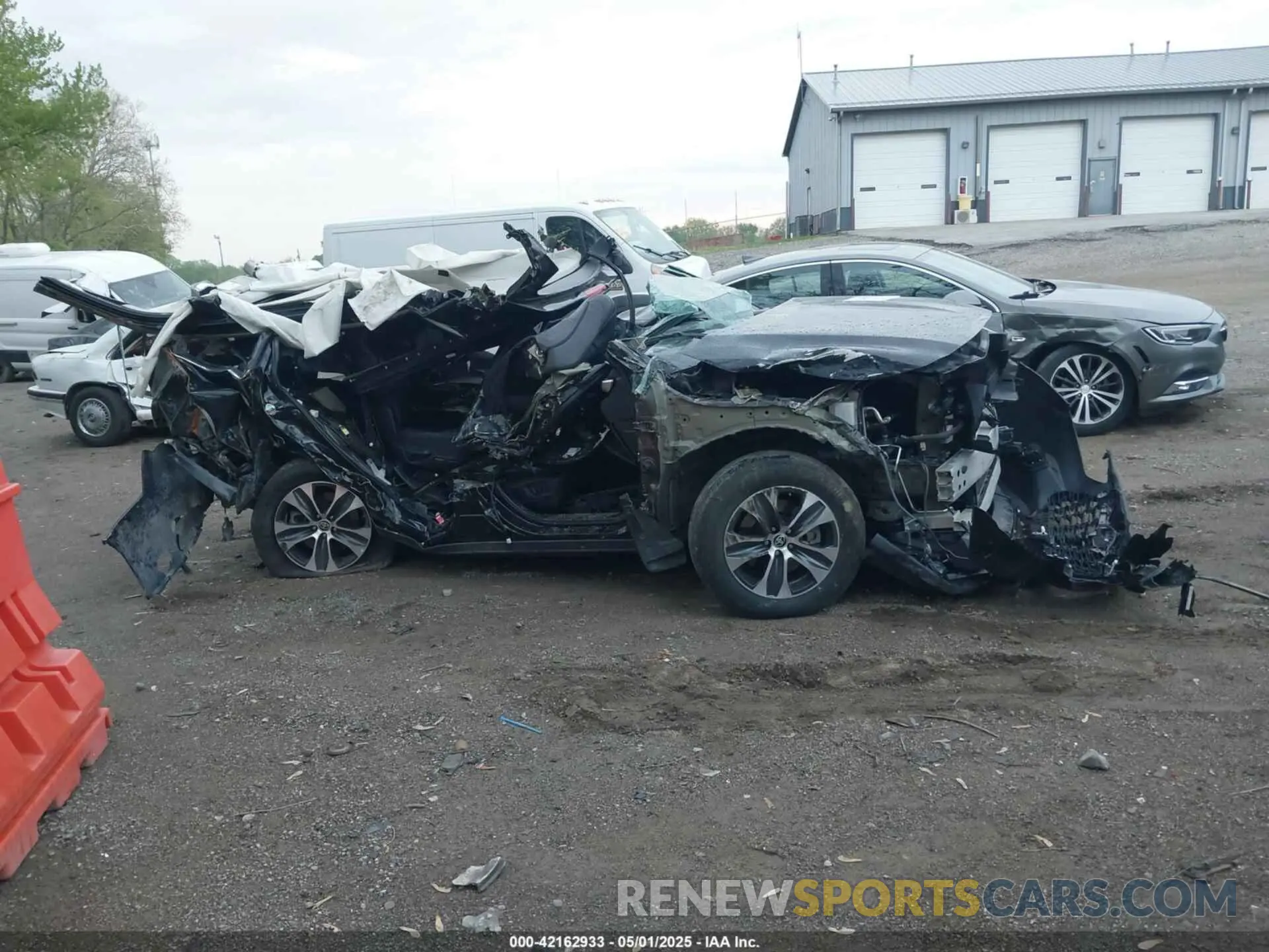 13 fotografías del automóvil dañado 5TDGBRCH9NS542488 TOYOTA HIGHLANDER 2022