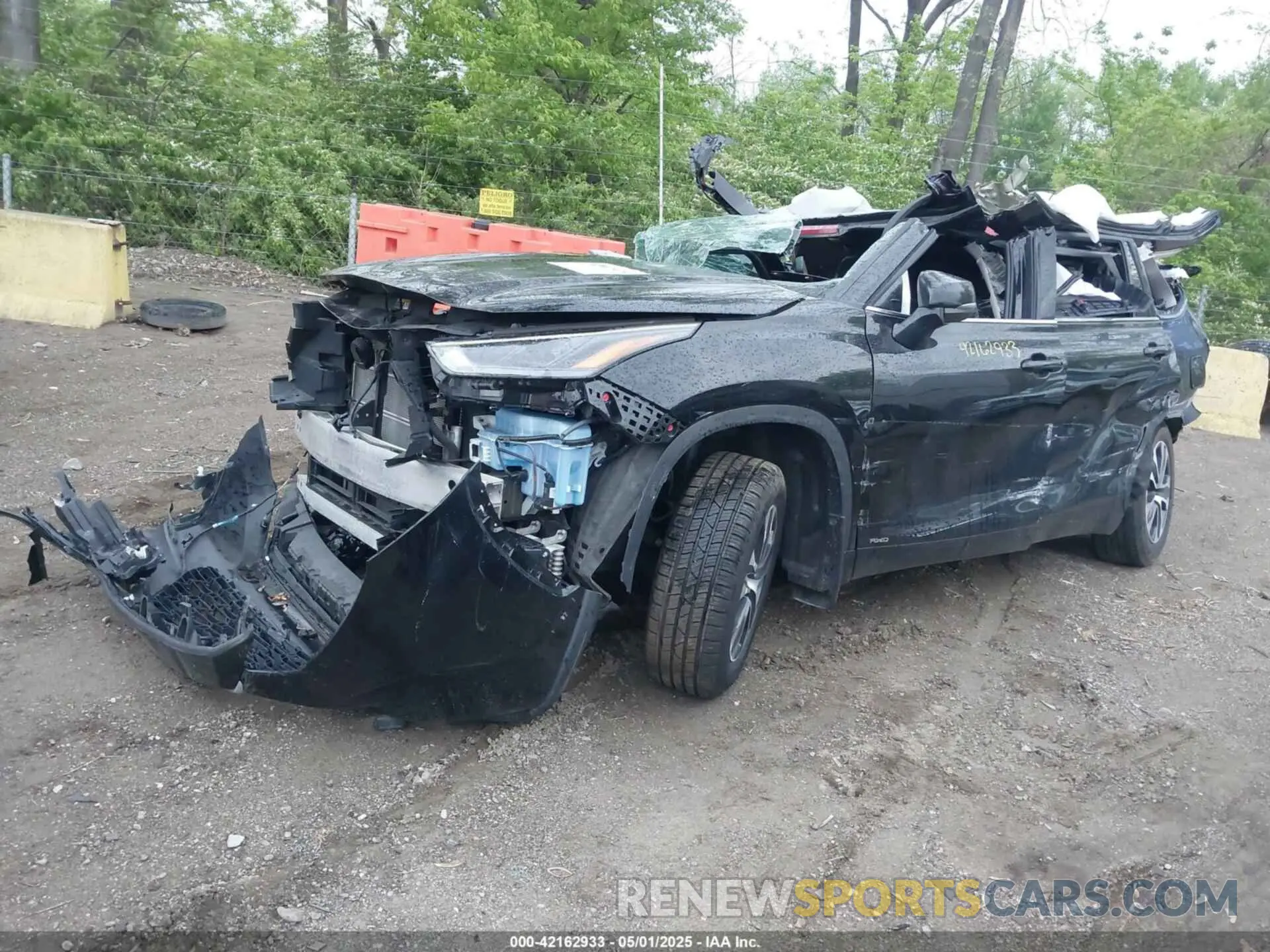 2 fotografías del automóvil dañado 5TDGBRCH9NS542488 TOYOTA HIGHLANDER 2022