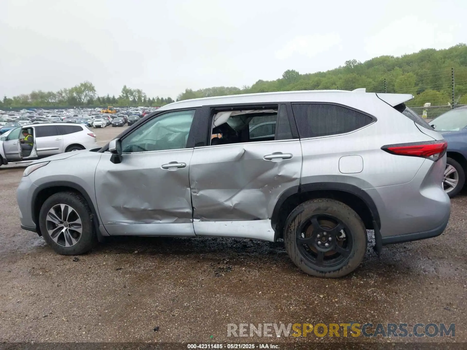 15 fotografías del automóvil dañado 5TDGBRCH9NS545990 TOYOTA HIGHLANDER 2022