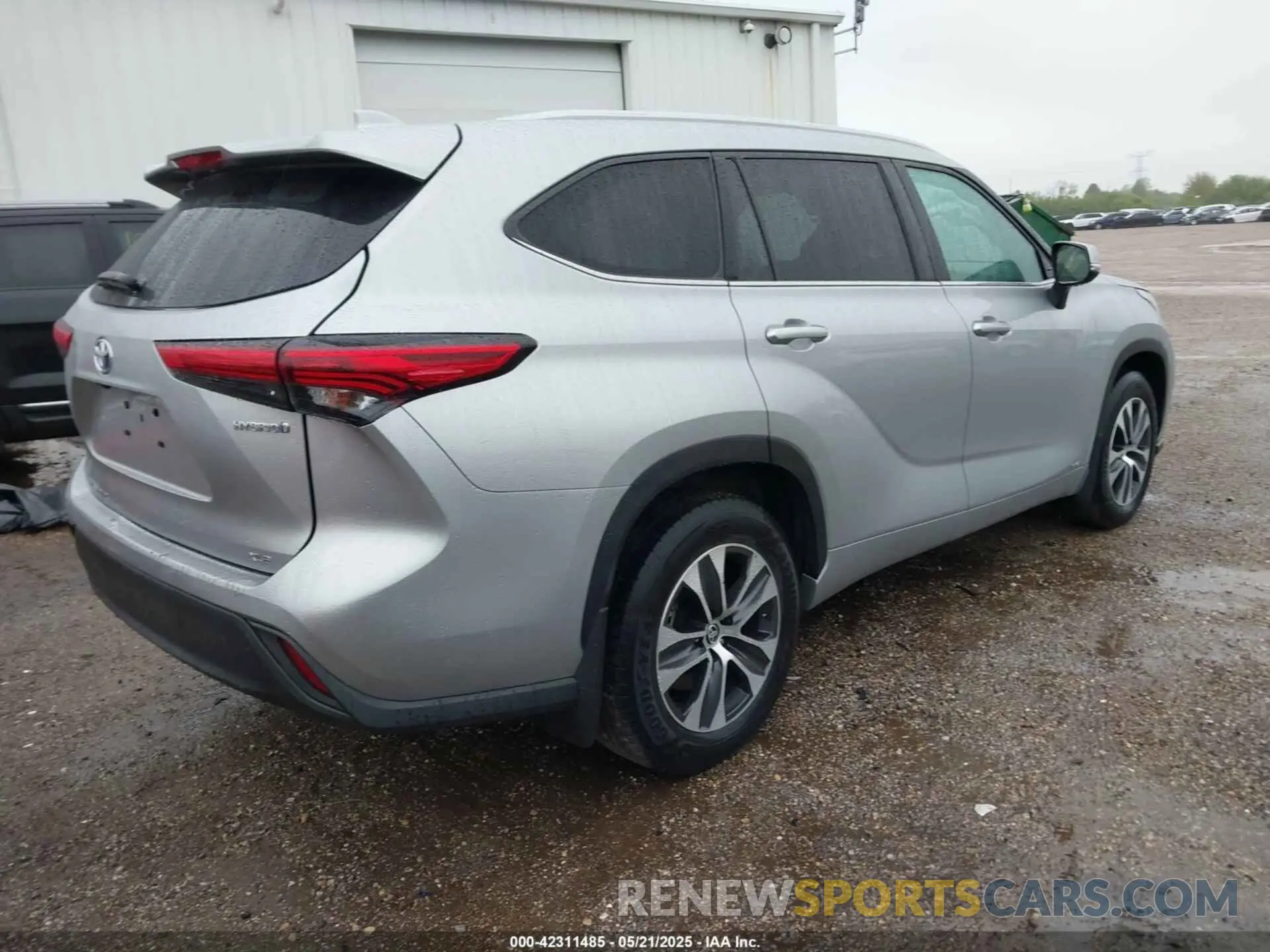 4 fotografías del automóvil dañado 5TDGBRCH9NS545990 TOYOTA HIGHLANDER 2022