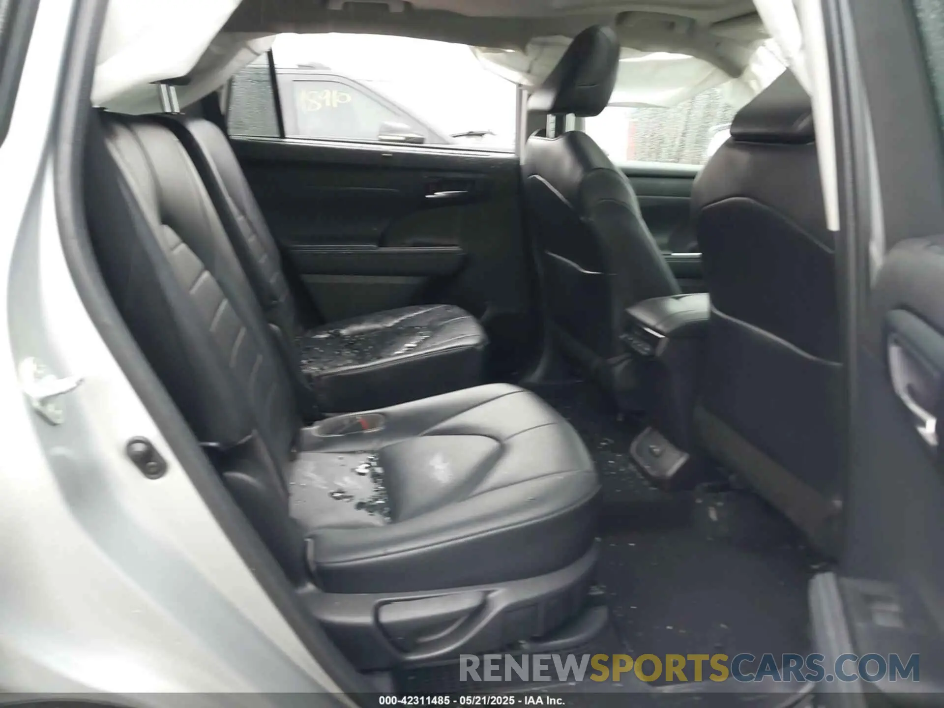 8 fotografías del automóvil dañado 5TDGBRCH9NS545990 TOYOTA HIGHLANDER 2022