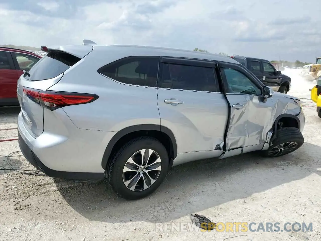 3 fotografías del automóvil dañado 5TDGZRAH0NS098223 TOYOTA HIGHLANDER 2022