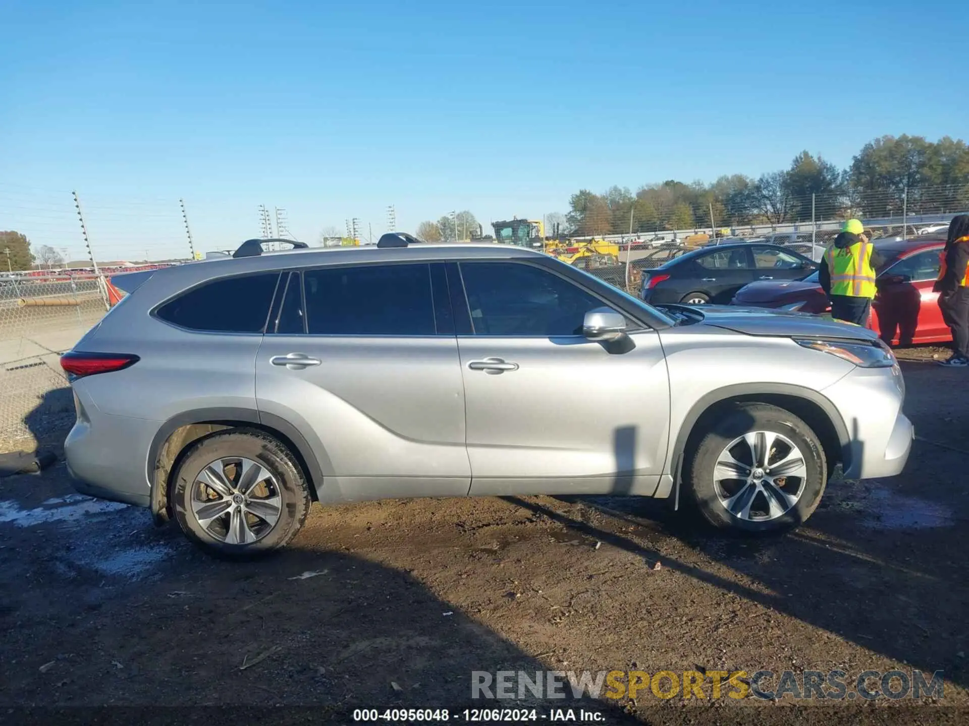 13 fotografías del automóvil dañado 5TDGZRAH1NS095945 TOYOTA HIGHLANDER 2022