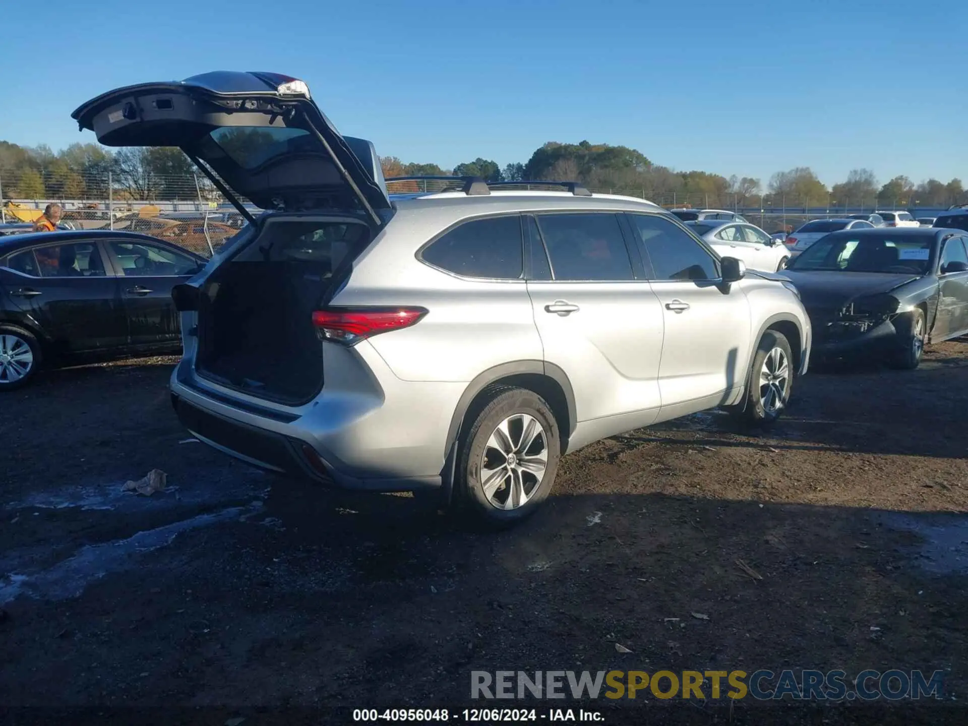 4 fotografías del automóvil dañado 5TDGZRAH1NS095945 TOYOTA HIGHLANDER 2022